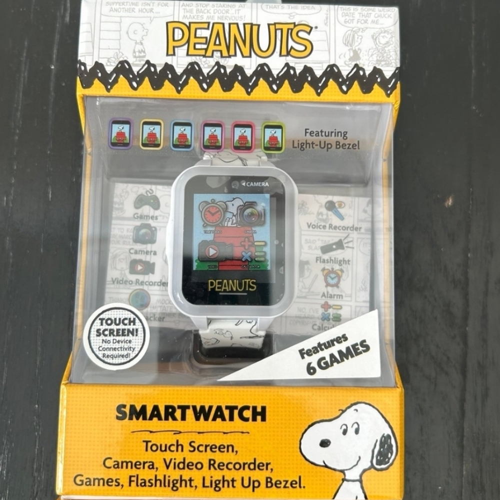 Peanuts Smartwatch with Camera, Games and More
